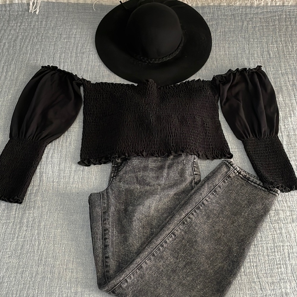 Black crop top